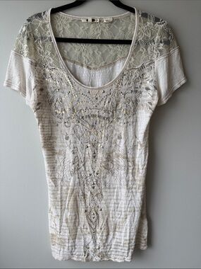 Miss Me Cream Lace Scoop Neck Tee with Gold Accents rhinestone bead linen L